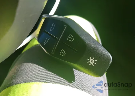 2023 Fisker Ocean One z USA, uszkodzony, nr VIN VCF1ZBU29PG003935